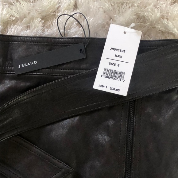 Christa Zip Mini Skirt In Black Leather - Picture 5 of 7